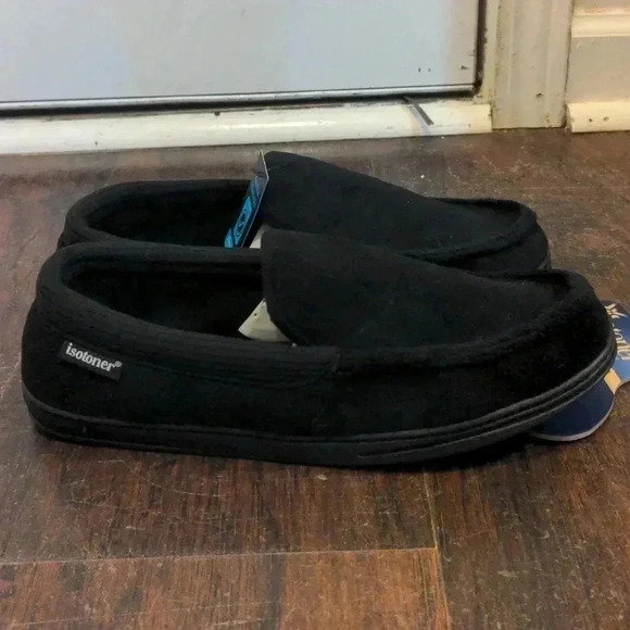 Isotoner Men's Microterry and Waffle Travis Moccasin Slippers - Picture 3 of 10
